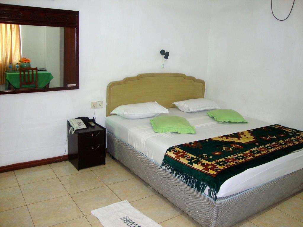 Green Park Beach Hotel Тринкомали Номер фото